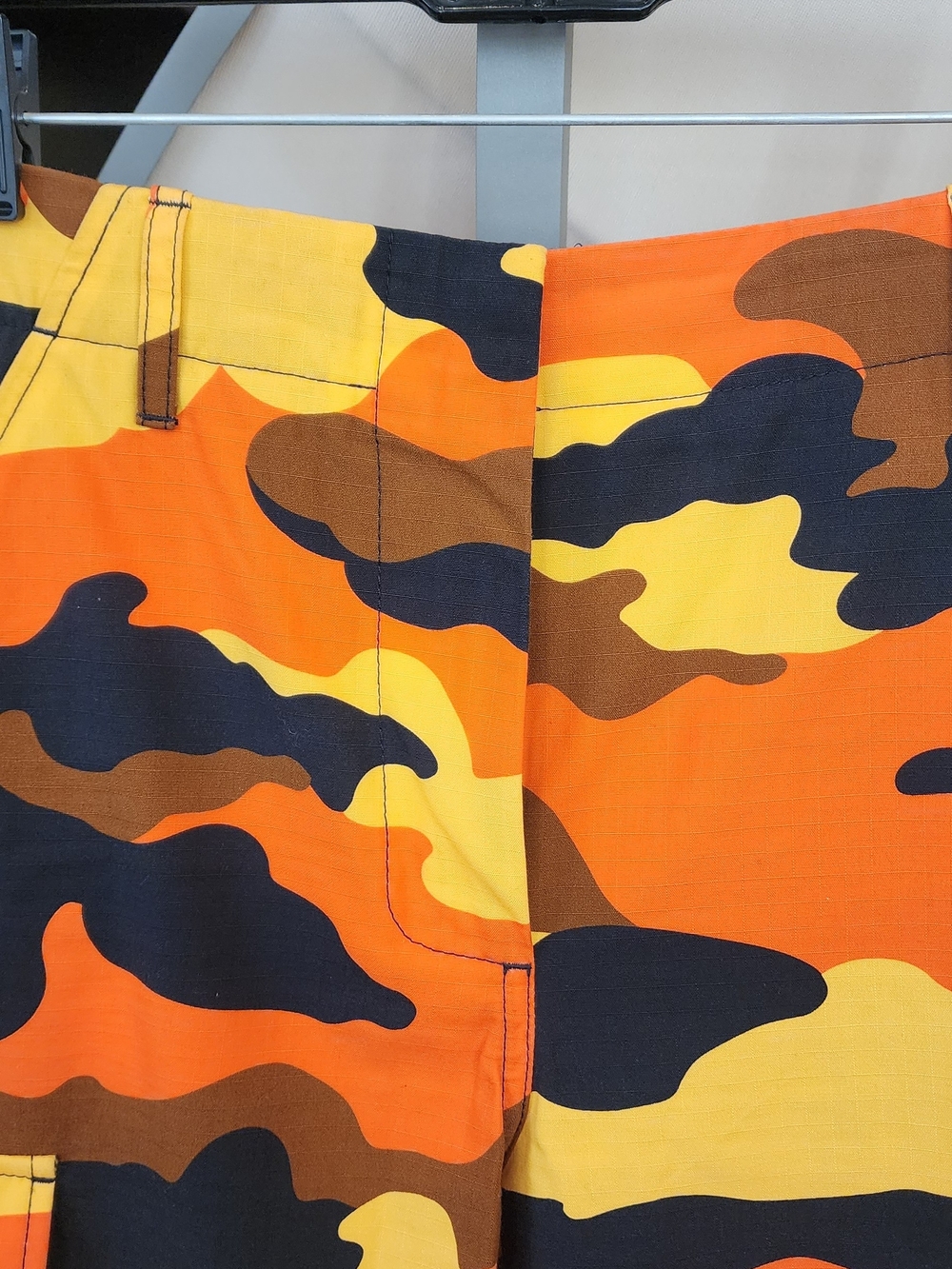 Off-White c/o Virgil Abloh Orange, Yellow & Black Camo Cargo Pants Size S - Picture 6 of 13